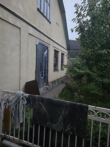 сдаю дом в селе: 100 м², 5 комнат, Аламединский рынок / базар, Семейным — 1