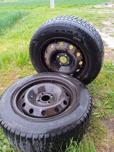 Tyres & Wheels: Ruska Kama guma 195/65 r 15 nova duboka sara par guma