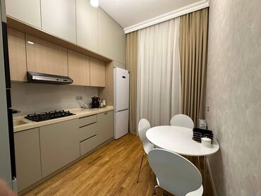 Uzunmüddətli kirayə mənzillər: Sumqayıt şəhəri,Bulvarda, McDonaldsn yanında,Krstal2də10 mərtəbəli — 6