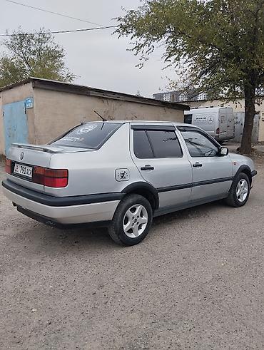 Volkswagen: Volkswagen Vento: 1993 г., 1.8 л, Механика, Бензин, Седан — 5