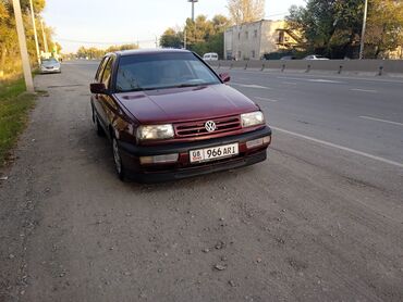 Volkswagen: Volkswagen Vento: 1992 г., 1.8 л, Механика, Бензин, Седан