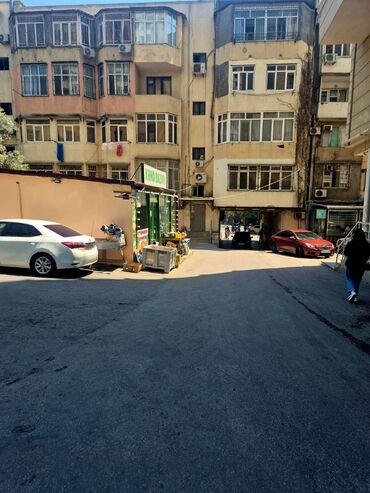 Köhnə tikili: Bakı, Binəqədi qəs., 3 otaqlı, Köhnə tikili, m. Memar Əcəmi, 55 kv. m