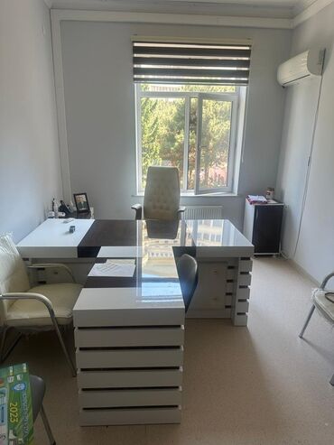 Masa və oturacaq dəstləri: Qonaq otağı üçün, İşlənmiş, Açılmayan, Dördbucaq masa, 2 stul