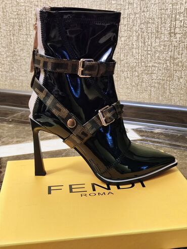 Rover: Fendi, Ölçü: 38, rəng - Qara, Yeni