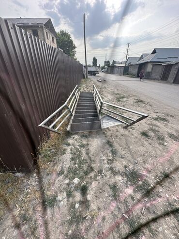 продажа перил для лестниц: Лестницы Установка