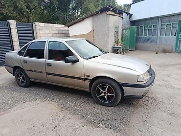 Продажа авто: Opel Vectra: 1990 г., 2 л, Механика, Бензин, Седан — 5