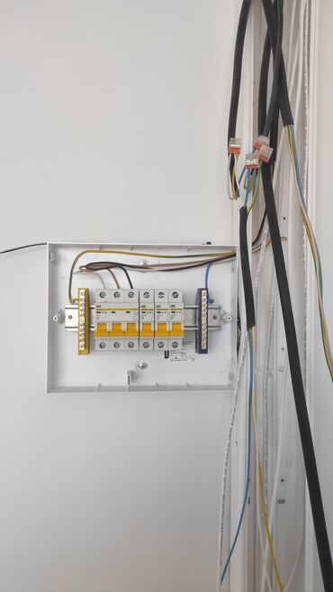 электрический шкаф: Электрдик панелдер, IEK