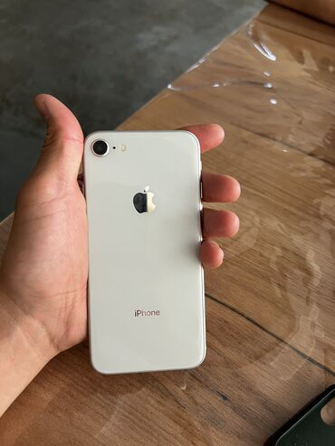 Apple iPhone: IPhone 8, Б/у, 256 ГБ, Белый, 65 %