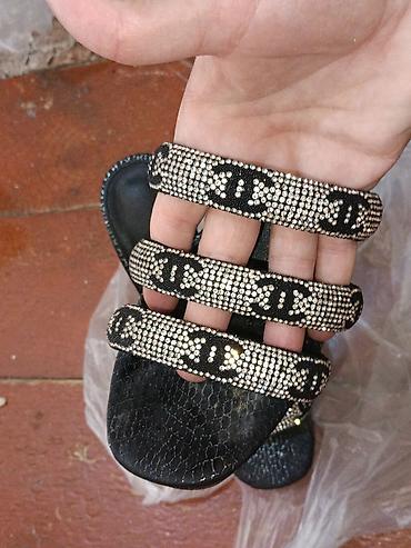 Basanoşka və səndəllər: Qadın yüksək dabanlı sandal – qara rəng - Ölçü: 36 (daban altındakı — 3