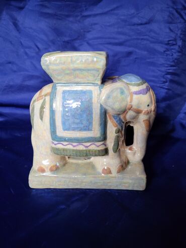 Figure: Figura, bоја - Šareno, Novo — 11