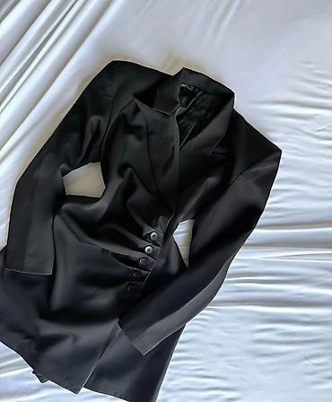 armani sport code: Elegantna crna mini haljina-sakoić - Model: mini haljina u stilu — 1
