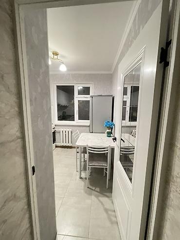 микрорайоны: Сдаются квартира в 8-мкр. 2-этаж с свежим ремонтам 2‑комнатная — 2