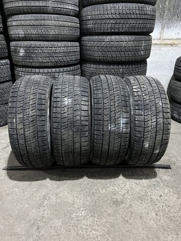 Шины: Шины 215 / 50 / R 17, Зима, Б/у, Комплект, Легковые, Япония, Bridgestone