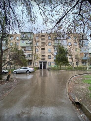 срочно продаётся 1 комнатная квартира в районе ошского рынка по улице кенсуйская: 1 бөлмө, 33 кв. м, Жеке план, 4 кабат, Косметикалык ремонт