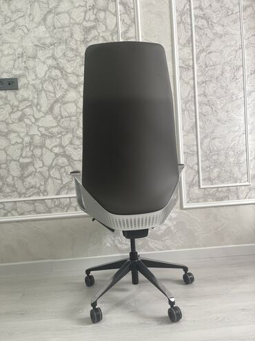 кресла парикмахерские: Кресло руководителя, Новый