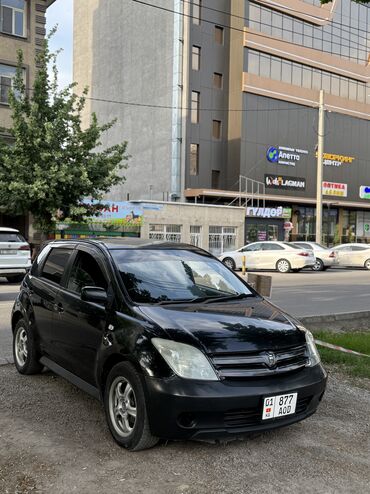 Toyota: Toyota ist: 2003 г., 1.5 л, Автомат, Бензин, Хэтчбэк