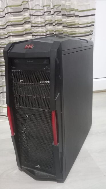 oyun kompüterləri: - Prosessor - İntel core İ-7 ( 360ghz) (8CPUs) - RAM - Ddr3 16 -