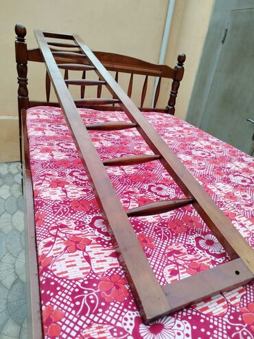 tek kravat islenmis: İşlənmiş, İkinəfərlik çarpayı, Bazasız, Matras ilə, Siyirməsiz, Rusiya