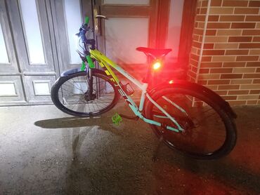 İdman velosipedləri: Dağ velosipedi Trek, 29", sürətlərin sayı: 21 — 6