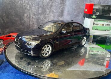 Avtomobil modelləri: Коллекционная модель BMW 545i E60 dark blue 2008 KYOSHO Scale 1:18 — 3