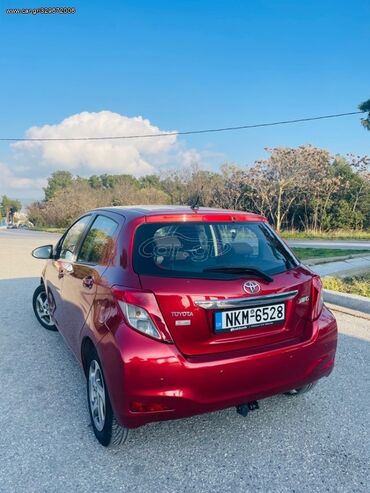 Toyota: Toyota Yaris: 1 l. | 2011 έ. Χάτσμπακ — 3