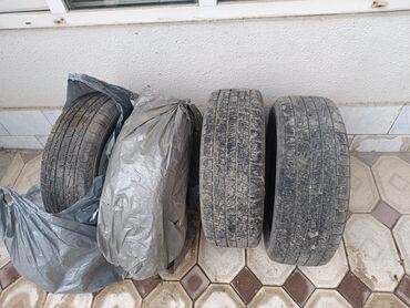 резина на трактора: Шины 215 / 60 / R 16, Зима, Комплект, Легковые