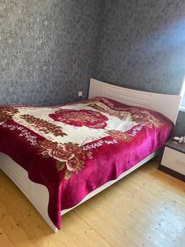 складная кровать трансформер: Б/у, Двуспальная кровать, Без подьемного механизма, С матрасом, Без выдвижных ящиков