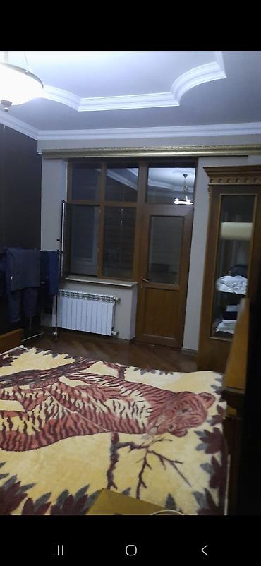 uşaq mətbəxi: Klassik üslubda qonaq otağı dəsti - 1 ədəd geniş divan (açıq krem — 4
