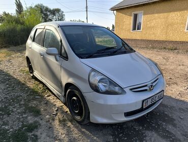 самые дешёвые машина: Honda Fit: 2003 г., 1.3 л, Вариатор, Бензин, Хетчбек