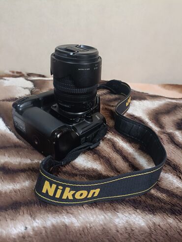 фотоаппарат canon 6d mark 2: Salam aparatin hec bir problemi yoxdur tek aparat satilmir + grip