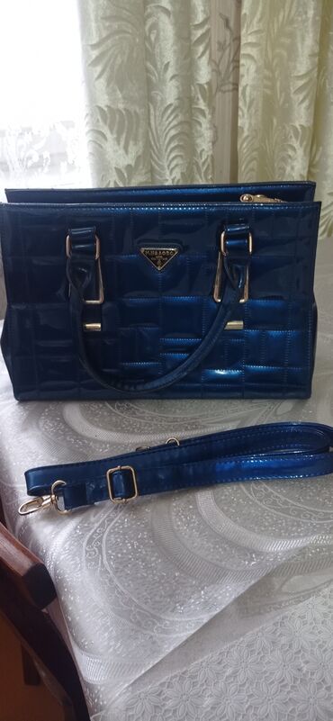 спартивные сумки: Сумка женская. цвет- Синий. 3 больших отделения. внутри 3