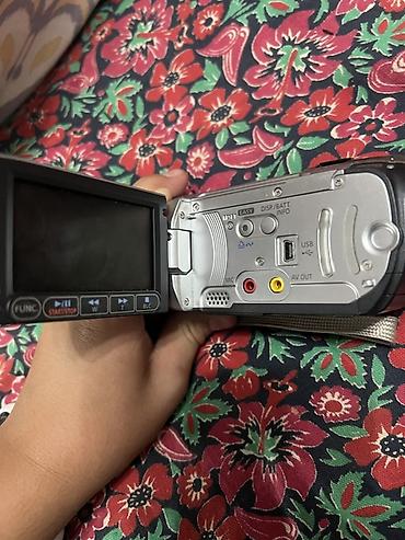 micro sd v30: Видеокамера Canon FS100A (SD) зарядки нету - Компактная цифровая — 3