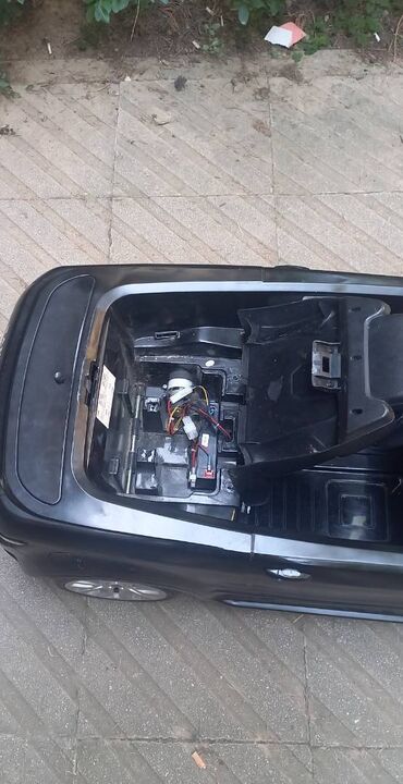 Dečiji električni automobili: Range Rover auto na akumulator. Baterija je nova, autić ispravan — 9