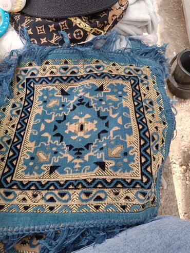 текстиль турция: Сидушки на стулья ТУРЦИЯ НОВЫЕ 16 ШТ ОТДАМ ПО 150 СОМ ГОБЕЛЕНОВЫЕ