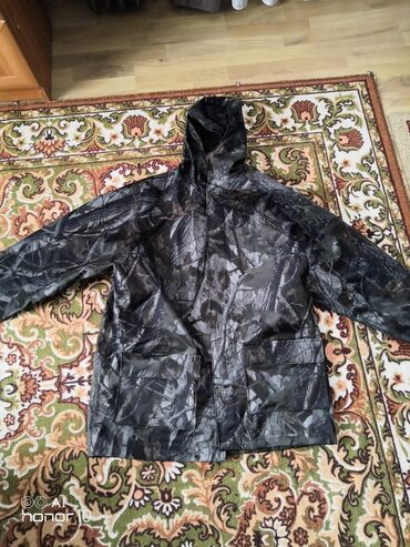Мужская одежда: Продаю плащ куртка для рыбалки и охоты дождь не пропускает 100%