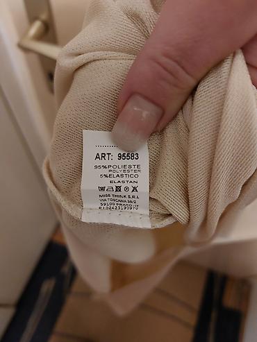 formq ideale: Elegantna asimetrična haljina u puder‑roze boji. - Kroj: uska silueta — 5