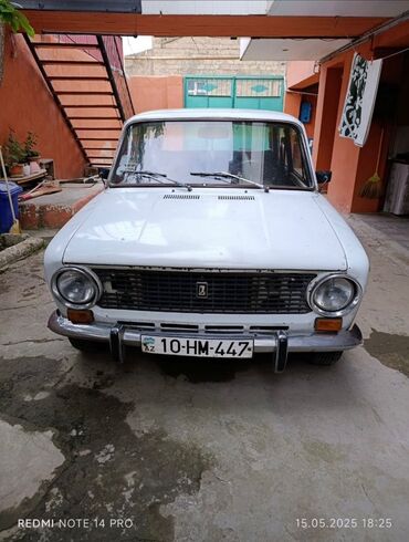 VAZ (LADA): VAZ (LADA) 2111: 1.5 l | 1973 il Sedan