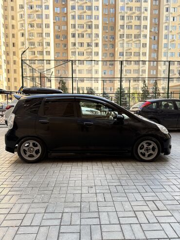 Honda: Honda Fit: 2003 г., 1.5 л, Вариатор, Бензин, Хэтчбэк — 4
