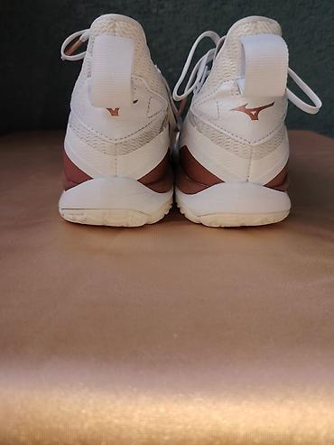 yeezy tail light: Mizuno Wave Mirage 4 –ženske patike za dvoranske sportove Ug 23,5cm - — 5