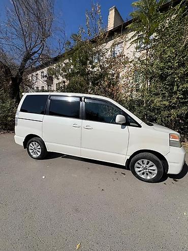 диска релс: Toyota Voxy: 2003 г., 2 л, Автомат, Бензин, Минивэн — 2