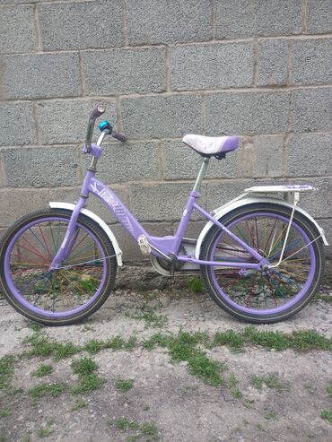 Велосипеды: Продаю велосипед для девочек от 8 до 13 лет размер калёс 20 срочно