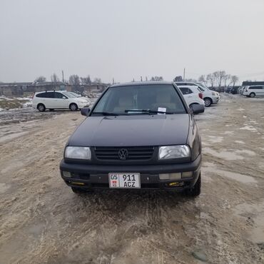 фольксваген поло 2002: Volkswagen Vento: 1992 г., 2 л, Механика, Бензин, Седан