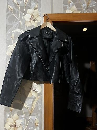 koja kurtkalar: Qara dəri “biker” üslubunda gödəkçə - Klassik asimmetrik fermuar — 1