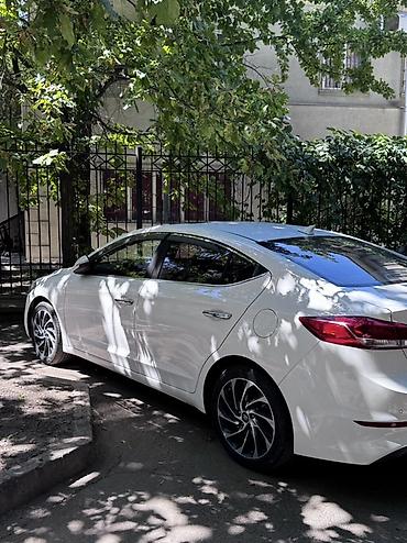 jeely coolray: Hyundai Elantra: 2019 г., 1.4 л, Робот, Бензин, Седан — 2