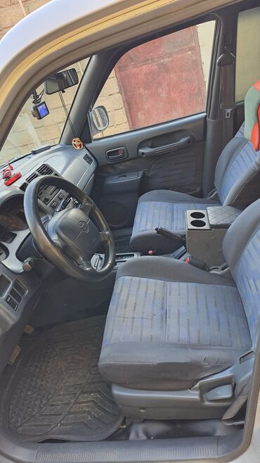 Toyota: Toyota RAV4: 2 l | 1997 il Ofrouder/SUV — 13