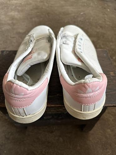 сапоги обувь женские: Кроссовки Adidas Stan Smith - Размер: EU 38 (US 6, JP 24) — указан на — 4