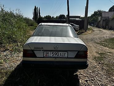 левое крыло гольф 3: Mercedes-Benz W124: 1988 г., 2.3 л, Механика, Бензин, Седан — 3