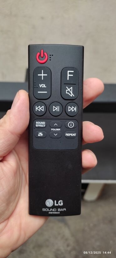 Dinamiklər və kolonkalar: Yeni LG Kolonka, Növ - Saundbar, rəng - Qara — 30