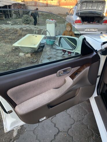 Nissan: Nissan Laurel: 2002 г., 2 л, Автомат — 8