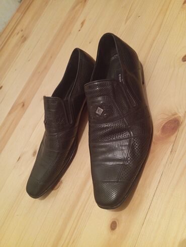 Ayaqqabılar: Məhsul: Corrente kişi dəri loaferləri - Rəng: Qara - Model: Slip-on
